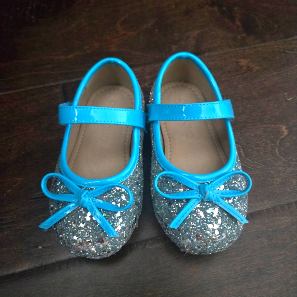 Sparkly flats size 4 to 5